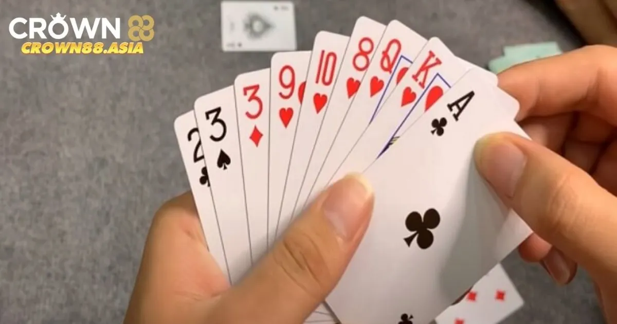 Giới thiệu vài nét cơ bản về game bài tiến lên Crown88